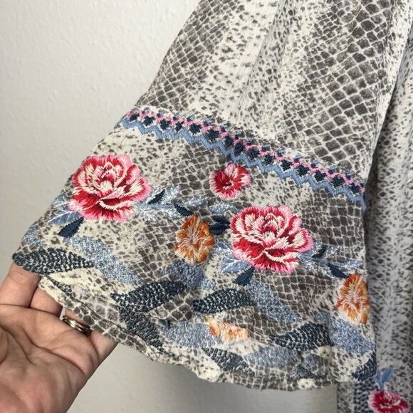 Savanna Jane Floral Embroidered Tunic Top 2X Boho Artsy Festival Flared Sleeves - Picture 10 of 11